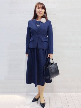「アイテム（ブローチ/コサージュ、ベージュ系）」を使った、よしみさん（レディース・162cm）の冬コーディネート