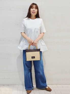 「OPAQUE.CLIP（オペークドットクリップ）のペプラムドッキングカットソー【洗濯機OK】（Tシャツ/カットソー、ホワイト系）」を使った、よしみさん（レディース・163cm）の春コーディネート
