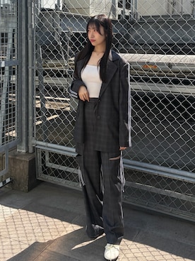 「EMODA（エモダ）のアイテム（ジャケット/アウター）」を使った、居倉里奈さん（レディース・155cm）の春コーディネート