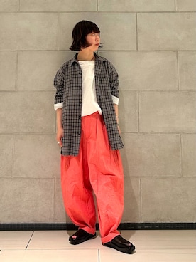 「JOURNAL STANDARD LUXE（ジャーナルスタンダード　ラックス）のダウンプルーフ タックカーブパンツ（その他パンツ、ピンク系）」を使った、A.Tさん（レディース・167cm）の夏コーディネート