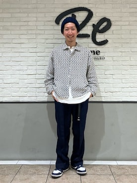 「Dickies（ディッキーズ）のDickies / ディッキーズ 別注 ピンタック ワイドスラックス（スラックス、ブルー系）」を使った、T.shibataさん（メンズ・167cm）の春コーディネート
