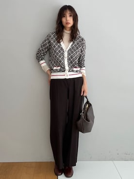 「MILOS（ミロス）のアイテム」を使った、本村　実沙子さん（レディース・166cm）の冬コーディネート