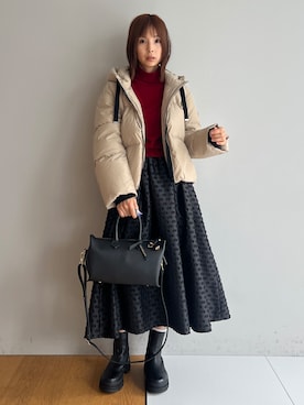 「DRESSTERIOR（ドレステリア）のカットジャガードボリュームスカート（スカート、ブラック系）」を使った、本村　実沙子さんの秋コーディネート