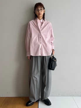 「DRESSTERIOR（ドレステリア）の【春カラー/通勤/ウォッシャブル】オックスフォードシャツ（シャツ/ブラウス、ピンク系）」を使った、本村　実沙子さんの秋コーディネート