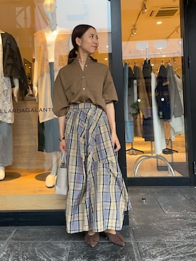 「Jena espace merveilleux(ジェナ エスパスメルヴェイユ)のトロミタックインシャツ(シャツ/ブラウス、グリーン系)」を使った、ゆきさん(レディース・156cm)の秋コーディネート