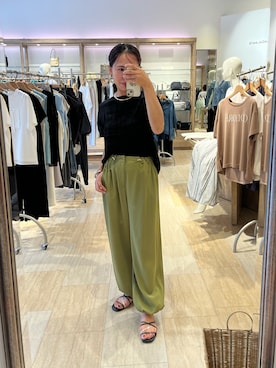 「Jena espace merveilleux(ジェナ エスパスメルヴェイユ)の〈7/22インスタライブご紹介アイテム〉シャーリングブラウス(シャツ/ブラウス、ブラック系)」を使った、ゆきさん(レディース・156cm)の夏コーディネート