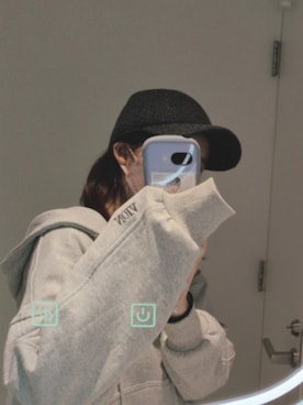 「アイテム（スウェット）」を使った、Saekoさん（レディース・161cm）の秋コーディネート