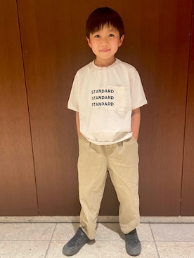 「アイテム（チノパンツ）」を使った、RinoRihiさん（キッズ・120cm）の春コーディネート