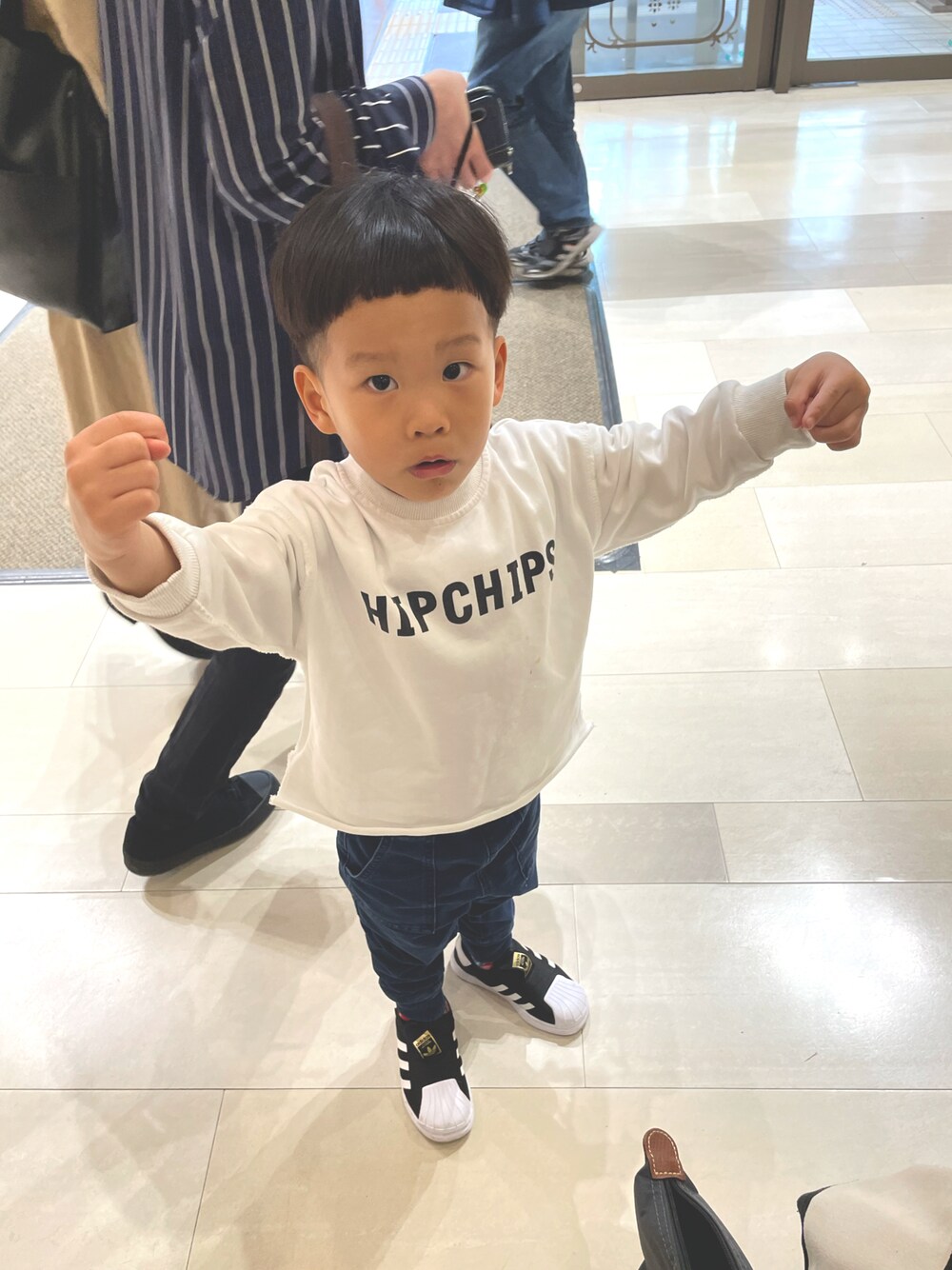 「カジュアルコーデ、シンプルコーデ、キッズコーデ、男の子」｜「GUのアイテム（デニムパンツ、ブルー系）」を使った、dudu&tentenさん（キッズ・100cm）の秋コーディネートの1枚目の写真