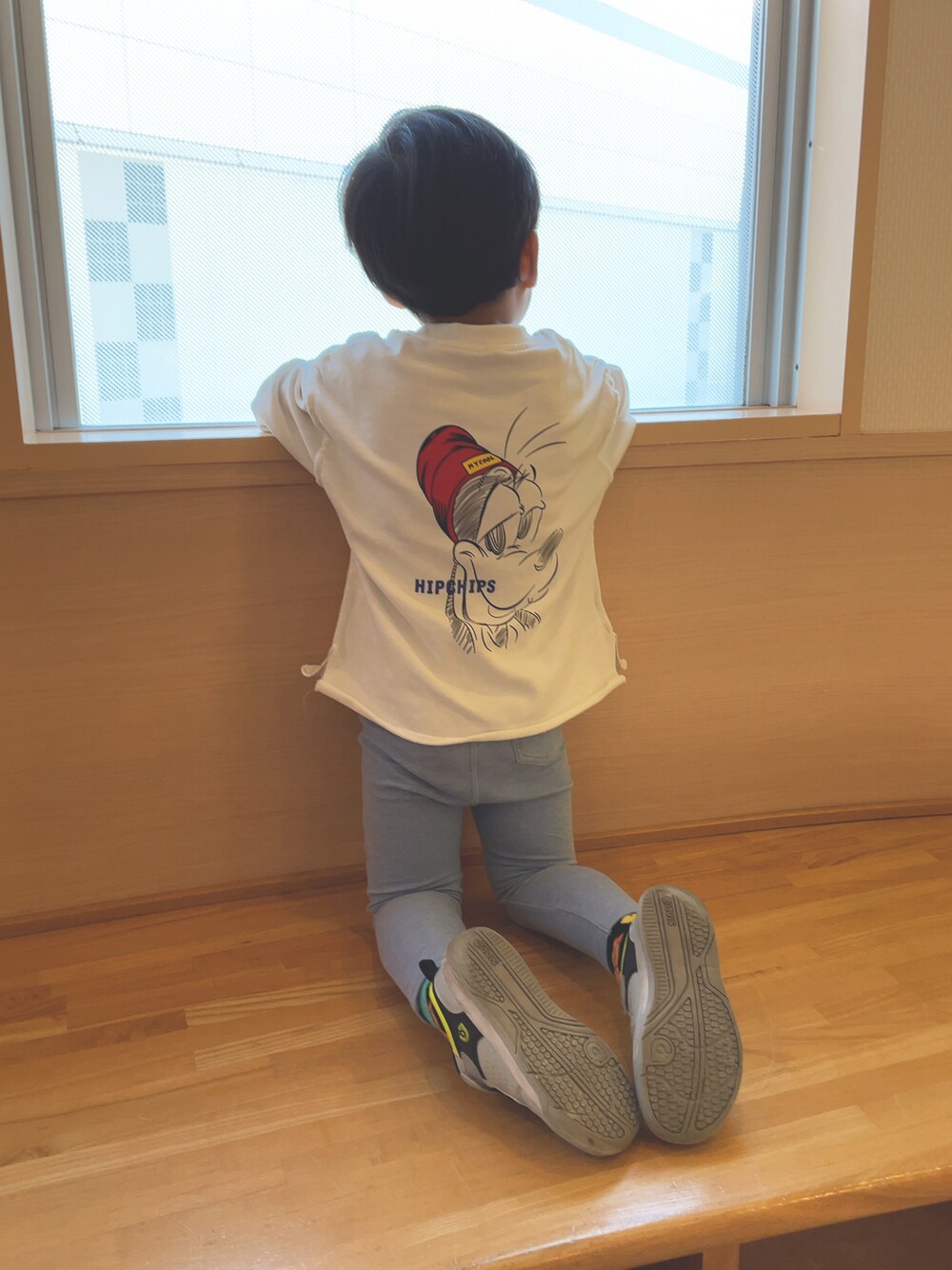 「カジュアル、休日スタイル、男の子、スニーカー」｜「UNIQLOのアイテム（パンツ、ブルー系）」を使った、dudu&tentenさん（キッズ・100cm）の冬コーディネートの1枚目の写真
