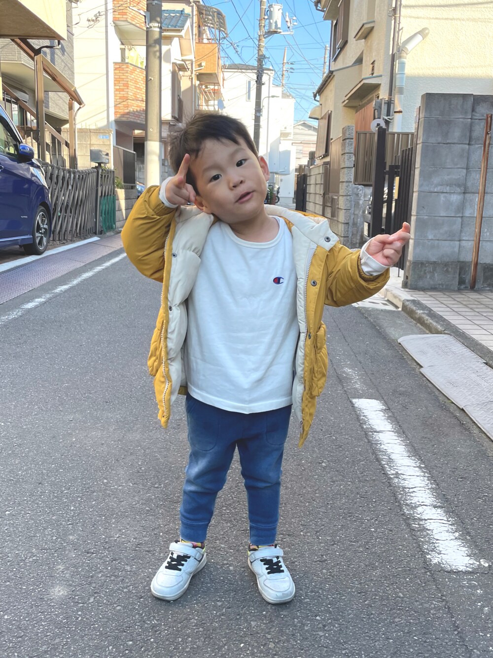 「カジュアルコーデ、キッズコーデ、男の子、秋のコーデ」｜「GUのアイテム（デニムパンツ、ブルー系）」を使った、dudu&tentenさん（キッズ・100cm）の秋コーディネートの1枚目の写真