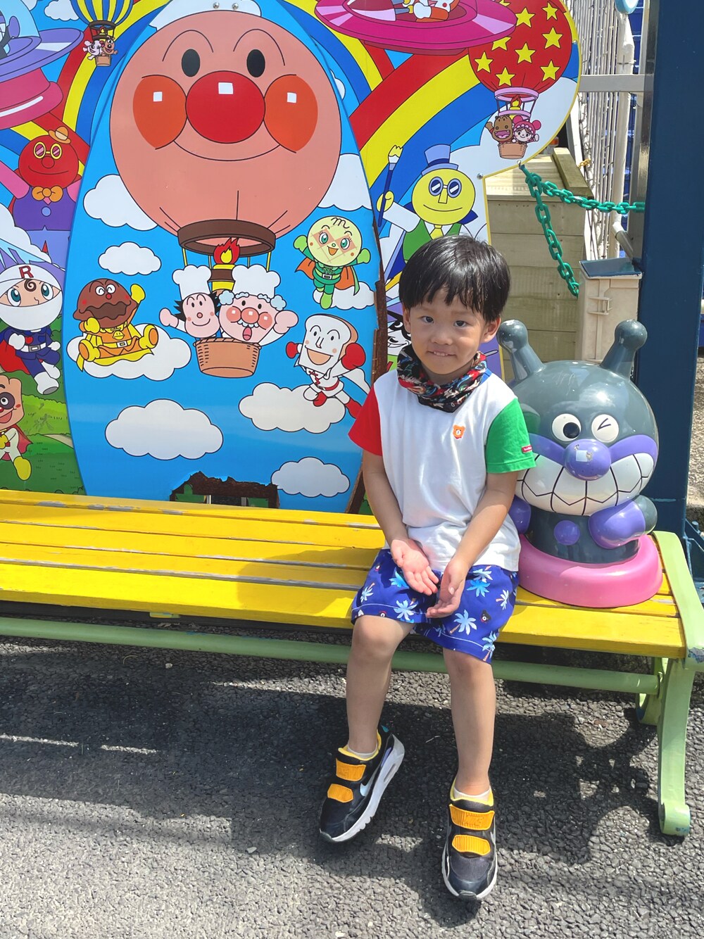 「キッズコーデ、男の子、mikihouse、スニーカー、NIKE」｜「NIKEのアイテム（スニーカー、ブラック系）」を使った、dudu&tentenさん（キッズ・100cm）の秋コーディネートの1枚目の写真