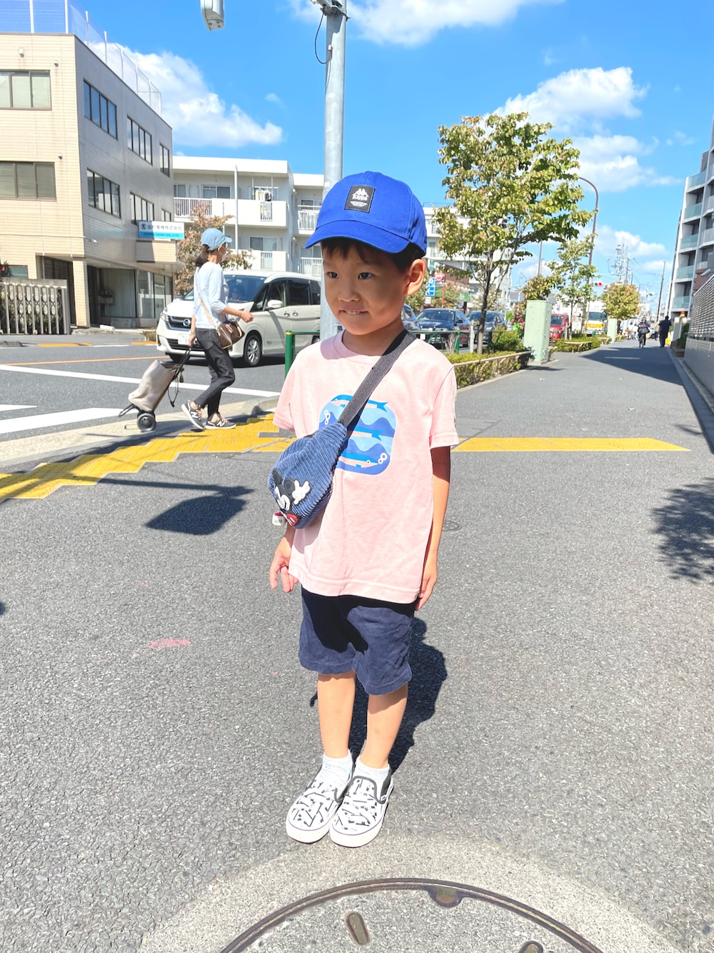 「シンプルコーデ、カジュアルコーデ、休日コーデ、4歳、こどもコーデ、キッズ、VANS」｜「VANSのアイテム（スニーカー、ホワイト系）」を使った、dudu&tentenさん（キッズ・110cm）の冬コーディネートの1枚目の写真