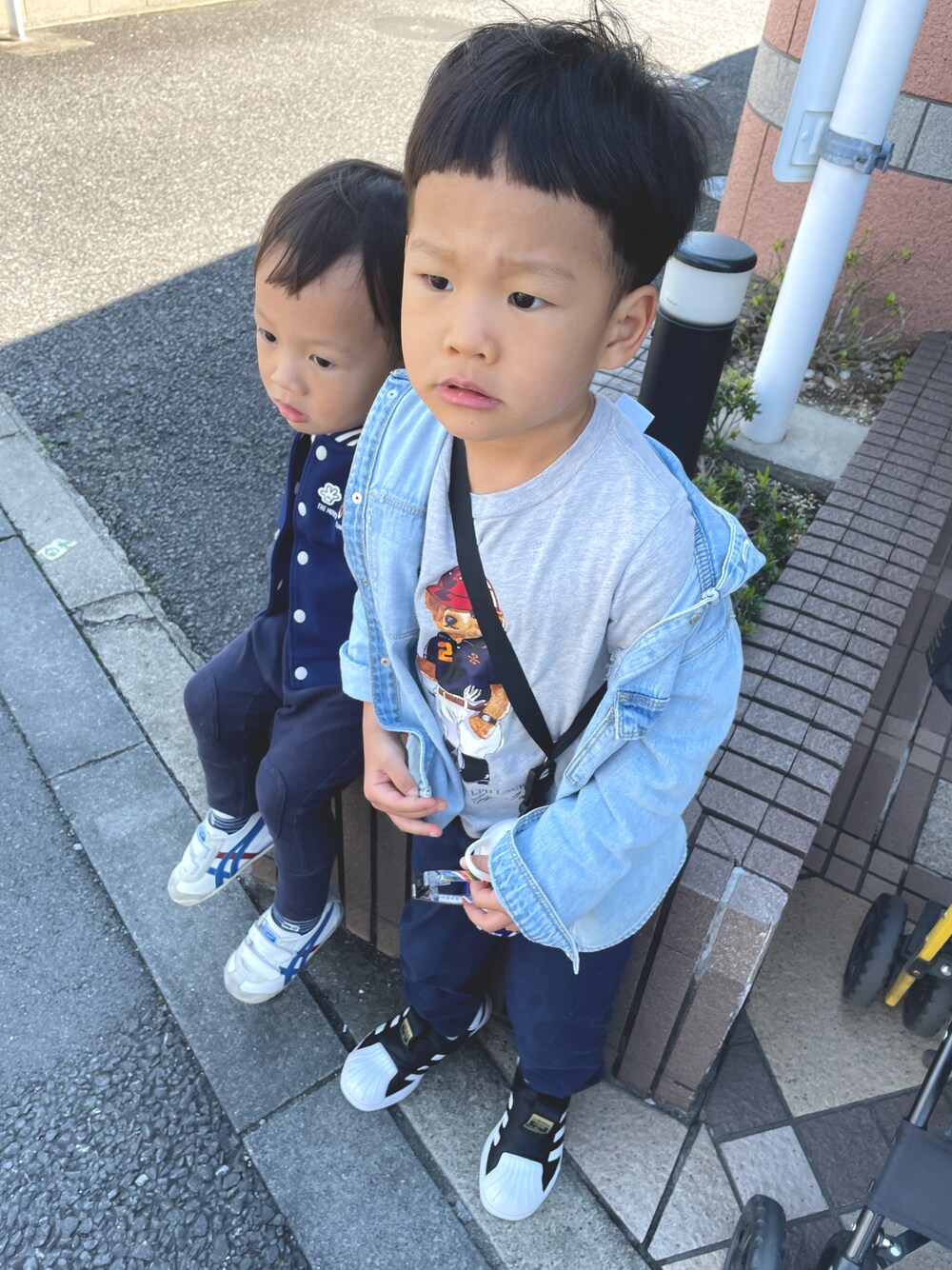 「カジュアルコーデ、キッズコーデ、秋服、シンプルコーデ、男の子」｜「POLO RALPH LAURENのアイテム（ポロシャツ、グレー系）」を使った、dudu&tentenさん（キッズ・100cm）の秋コーディネートの1枚目の写真