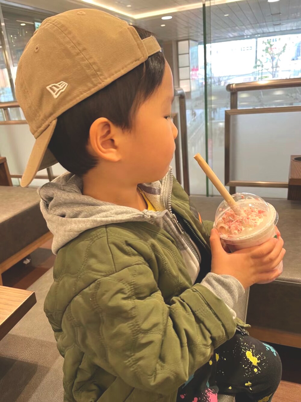 「カジュアルコーデ、秋服、シンプルコーデ、キッズコーデ、男の子」｜「green label relaxingのアイテム（ジャケット/アウター、グリーン系）」を使った、dudu&tentenさん（キッズ・100cm）の秋コーディネートの1枚目の写真