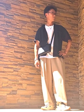 「BOTTEGA VENETA（ボッテガヴェネタ）のアイテム（ショルダーバッグ、ブラック系）」を使った、tonoootonoooさん（メンズ・174cm）の夏コーディネート