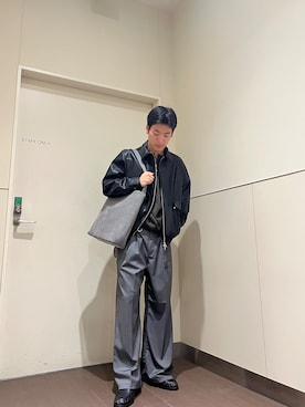 「tk.TAKEO KIKUCHI（ティーケータケオキクチ）のアイテム（バッグ）」を使った、山田律紀さん（メンズ・179cm）の秋コーディネート