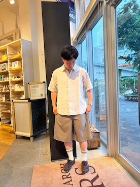 「URBAN RESEARCH DOORS（アーバンリサーチドアーズ）のカバーリングリネン キャンプカラーシャツ（シャツ/ブラウス、グレー系）」を使った、ko_taさん（メンズ・169cm）の春コーディネート