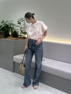 「NATURAL BEAUTY BASIC（ナチュラルビューティーベーシック）のセミフレアデニムパンツ（その他パンツ、ブルー系）」を使った、minaminbbさん（レディース・158cm）の夏コーディネート