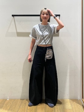 「BAYFLOW（ベイフロー）の[スマホ・カード収納可♪]多機能ライトミニショルダー2（ショルダーバッグ、ベージュ系）」を使った、てぃーさん（レディース・169cm）の春コーディネート