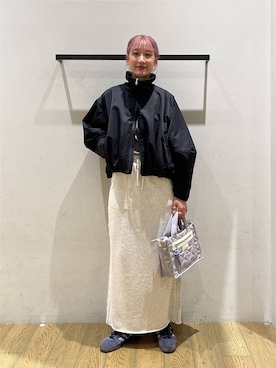 「BAYFLOW（ベイフロー）のサイドレーススウェットスカート（スカート、ベージュ系）」を使った、てぃーさん（レディース・169cm）の夏コーディネート