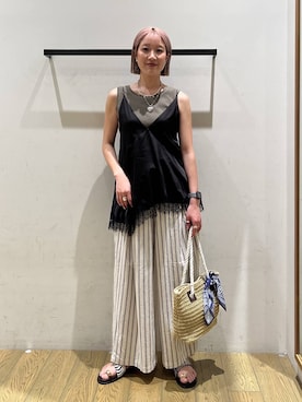 「BAYFLOW（ベイフロー）のリネンタックワイドパンツ（その他パンツ、ホワイト系）」を使った、てぃーさん（レディース・169cm）の春コーディネート