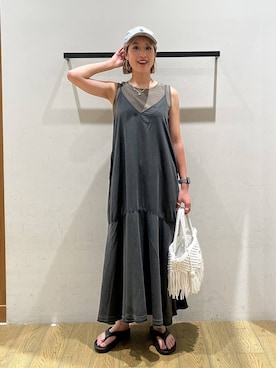 「NEW ERA（ニューエラ）の【NEW ERA(ニューエラ）】920 MINI LOGO BES（キャップ、グレー系）」を使った、てぃーさん（レディース・169cm）の夏コーディネート