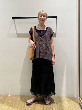 「BAYFLOW（ベイフロー）のランダムプリーツスカート（スカート、ブラック系）」を使った、てぃーさん（レディース・169cm）の夏コーディネート
