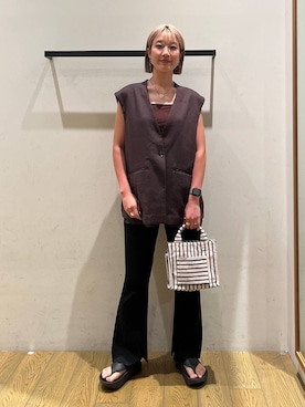 「HEREIAM（ヘレイアム）の【HEREIAM】EASYニットフレアパンツ（その他パンツ、ブラック系）」を使った、てぃーさん（レディース・169cm）の春コーディネート
