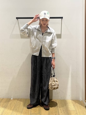 「BAYFLOW（ベイフロー）の[WEB限定カラー＆サイズ有り]イージースラックスパンツ（スラックス、ブルー系）」を使った、てぃーさん（レディース・169cm）の秋コーディネート