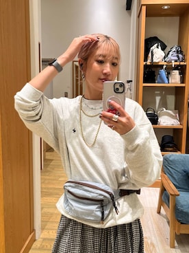 「BAYFLOW（ベイフロー）のパッカブルウエストポーチ（ショルダーバッグ、ブルー系）」を使った、てぃーさん（レディース・169cm）の秋コーディネート
