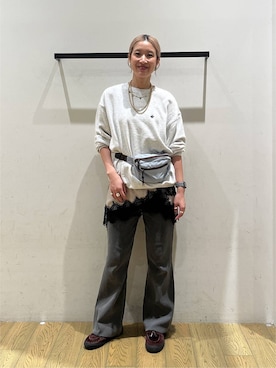 「BAYFLOW（ベイフロー）のパッカブルウエストポーチ（ショルダーバッグ、ブルー系）」を使った、てぃーさん（レディース・169cm）の秋コーディネート