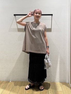 「BAYFLOW（ベイフロー）のランダムプリーツスカート（スカート、ブラック系）」を使った、てぃーさん（レディース・169cm）の夏コーディネート