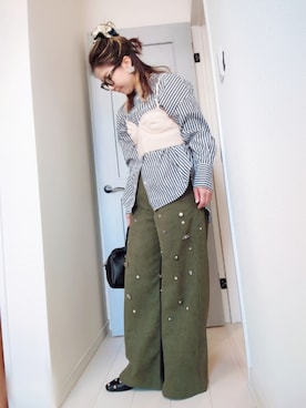 「LAKOLE（ラコレ）のストライプバンドカラーシャツ / 124224（シャツ/ブラウス、ブラック系）」を使った、アリエル＊さん（レディース・155cm）の春コーディネート