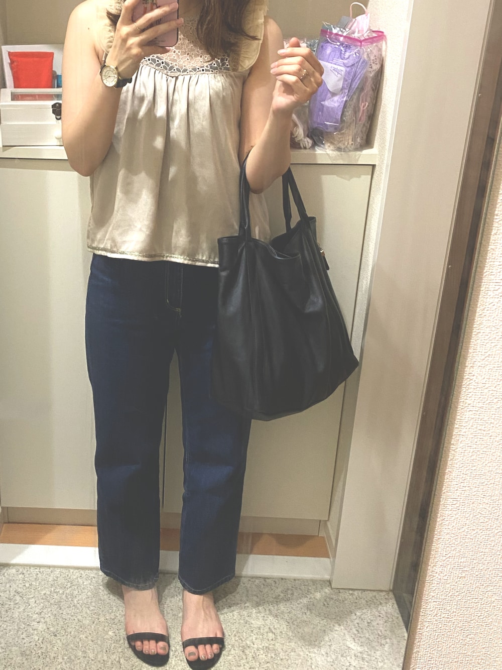 「デニム、ハイウエストストレートジーンズ、GU、3色コーデ、ストラップサンダル」｜「flowerのラブドビジューブラウス（シャツ/ブラウス、ベージュ系）」を使った、m.さん（レディース・161cm）の夏コーディネートの1枚目の写真