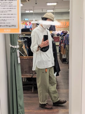 「ビッグシャツ」｜「アイテム（キャップ）」を使った、Takuさん（メンズ・180cm）の秋コーディネート