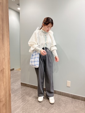 「シースルー」｜「アイテム（スラックス）」を使った、ちゃんともさん（レディース・160cm）の春コーディネート