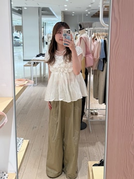 「mystic（ミスティック）のワイドベルトタックパンツ（Pants、ベージュ系）」を使った、おりんさん（レディース・161cm）の夏コーディネート