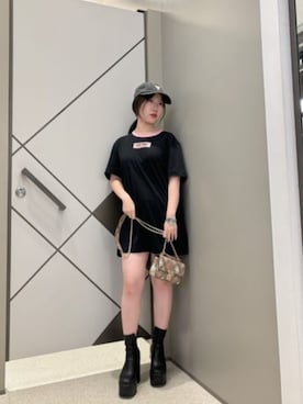 「Guess（ゲス）のアイテム（帽子）」を使った、GUESS JAPANさん（レディース・152cm）の春コーディネート