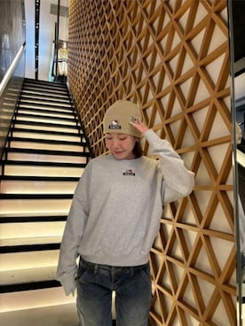 「ハローキティ」｜GUESS JAPANさん（レディース・155cm）の冬コーディネート