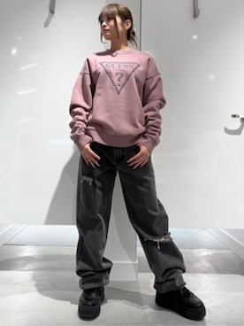 「Guess（ゲス）のアイテム（スウェット）」を使った、GUESS JAPANさん（レディース・158cm）の冬コーディネート