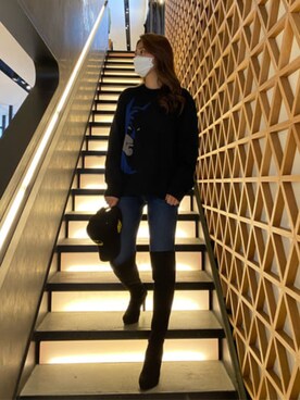 「Guess（ゲス）のアイテム（キャップ）」を使った、GUESS JAPANさん（レディース・171cm）の秋コーディネート
