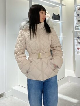 「Guess（ゲス）のアイテム（ダウンジャケット/コート）」を使った、GUESS JAPANさん（レディース・162cm）の冬コーディネート