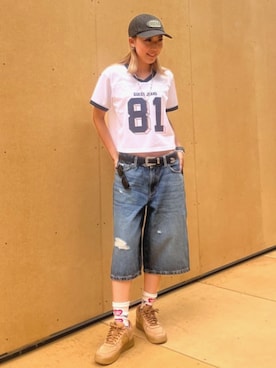 「GUESS JEANS（ゲスジーンズ）のGUESS JEANS Baggy Short デニムバギーショートパンツ EJ着用アイテム（デニムパンツ）」を使った、GUESS JAPANさん（レディース・163cm）の夏コーディネート