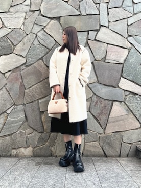 「アイテム（ノーカラージャケット）」を使った、GUESS JAPANさん（レディース・163cm）の冬コーディネート