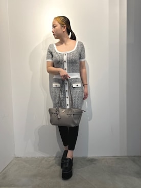 「Guess（ゲス）のアイテム」を使った、GUESS JAPANさん（レディース・155cm）の冬コーディネート