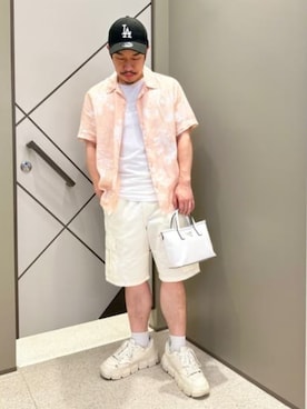 「Guess（ゲス）のアイテム（Tシャツ/カットソー）」を使った、GUESS JAPANさん（メンズ・167cm）の秋コーディネート