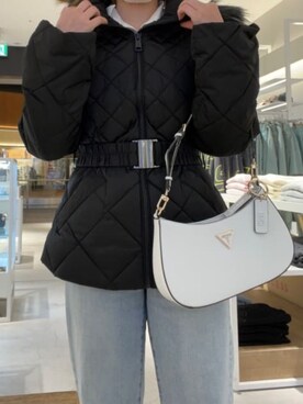 「Guess（ゲス）のアイテム（ダウンジャケット/コート）」を使った、GUESS JAPANさん（レディース・155cm）の冬コーディネート