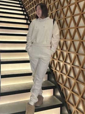 「Guess（ゲス）のアイテム（パーカー）」を使った、GUESS JAPANさん（レディース・155cm）の冬コーディネート