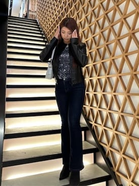 「Guess（ゲス）のアイテム（ライダースジャケット）」を使った、GUESS JAPANさん（レディース・155cm）の春コーディネート
